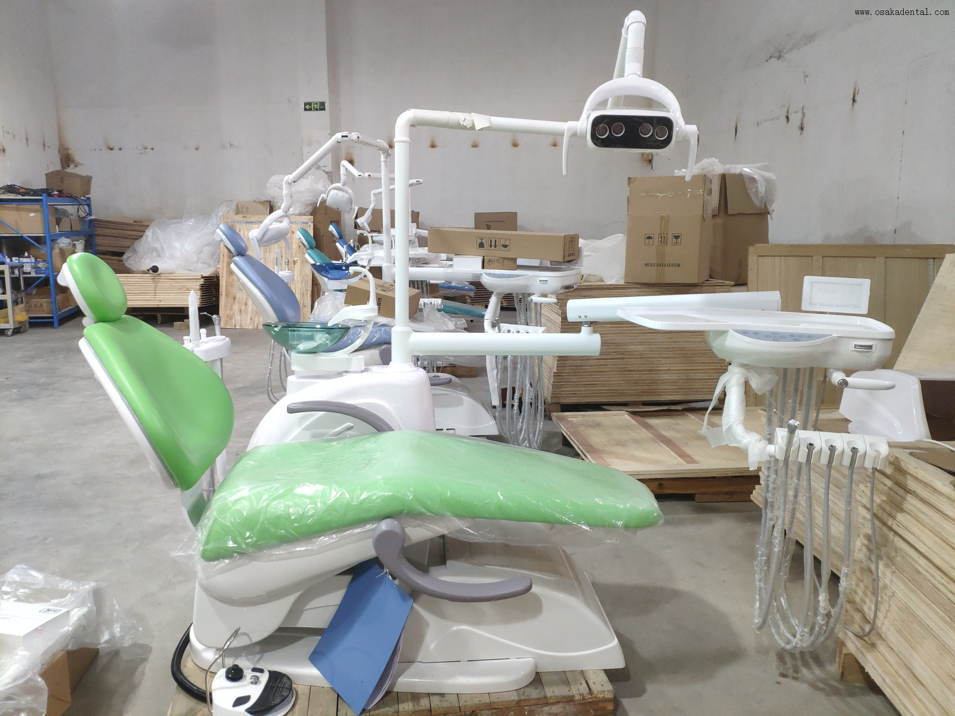 Heavy-Duty Dental Chair Unit with Ergonomic Design for Advanced Clinical Procedures