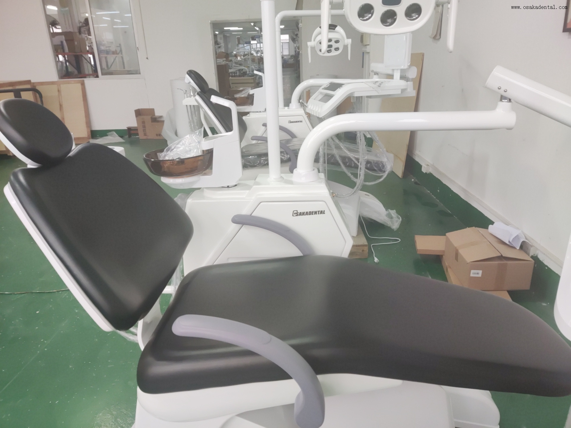 High-Quality Dental Chair with Advanced LED Light and Multi-Functional Foot Pedal