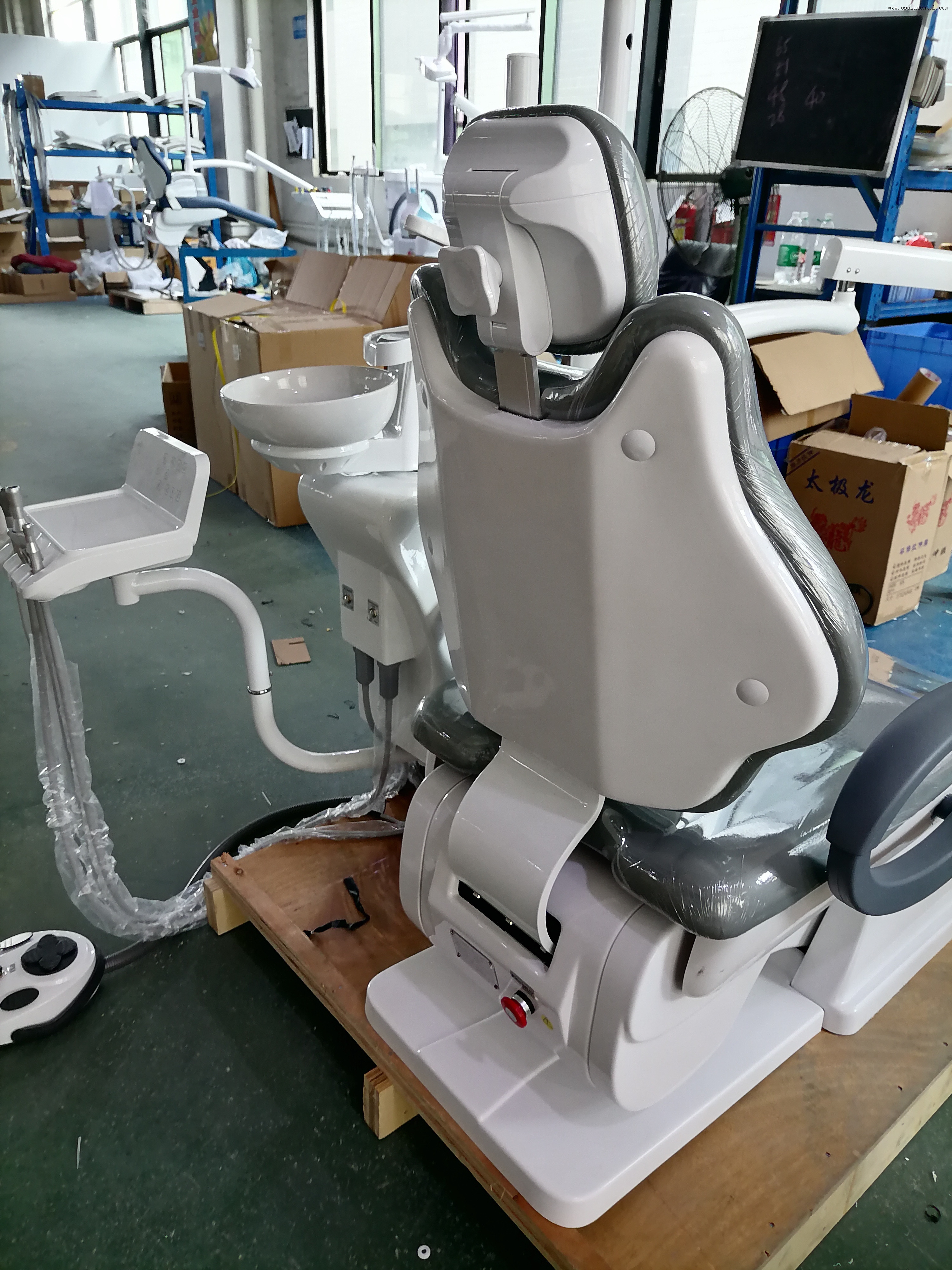 Dental Chair with top mounted hold Instrument Tray: A Convenient Solution for Dental Professionals dental alginate 