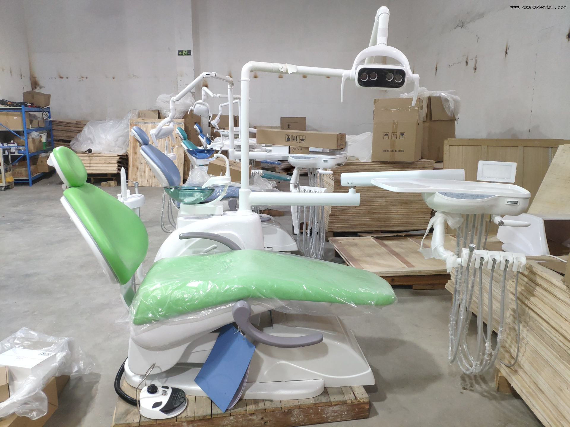 Heavy-Duty Dental Chair Unit with Ergonomic Design for Advanced Clinical Procedures