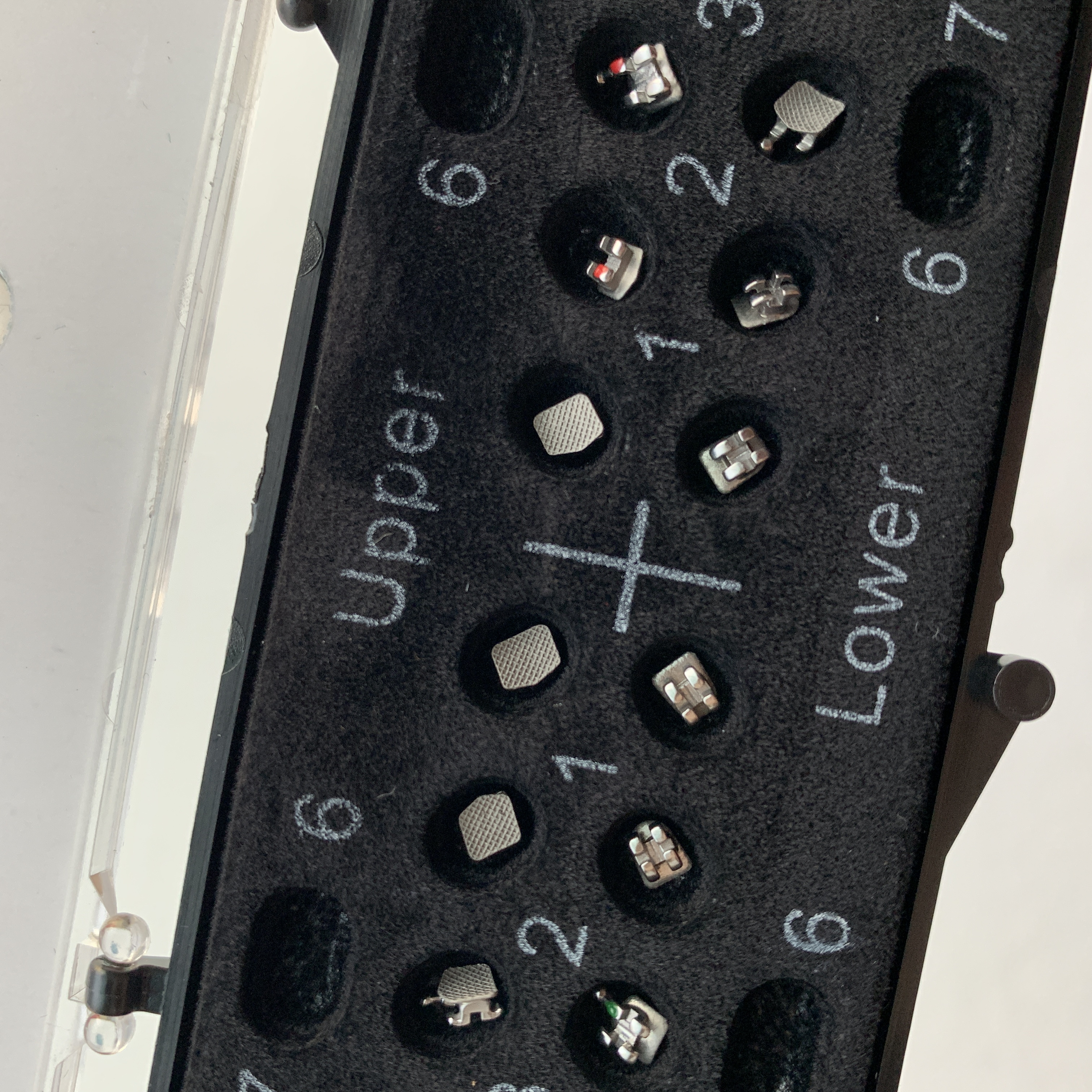 Roth/ MBT 018/022 3 with Hook Or 345 with Hook Bondable Bracket 