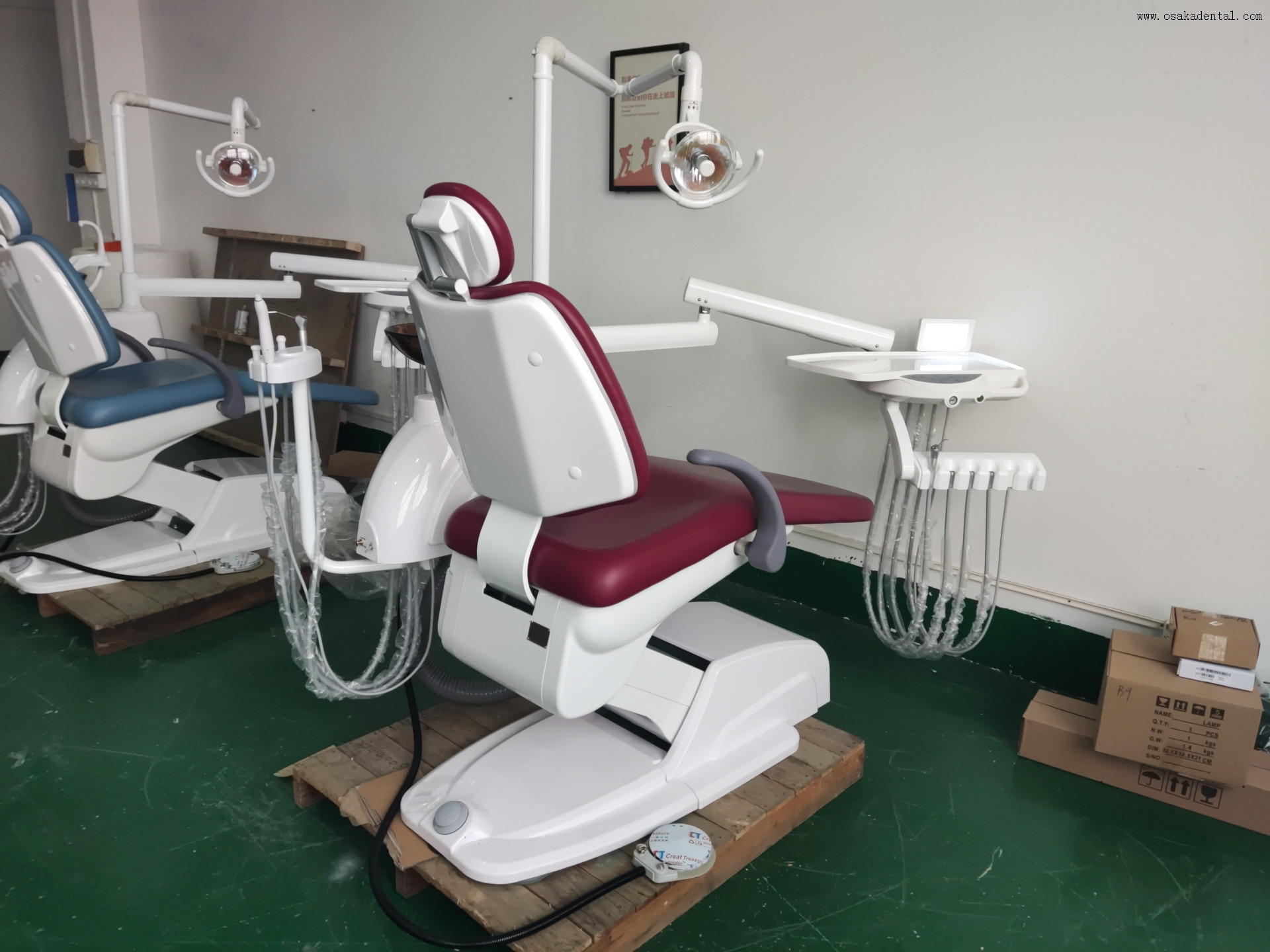 LED-Integrated Dental Treatment Chair with Adjustable Illumination for Precision Procedures