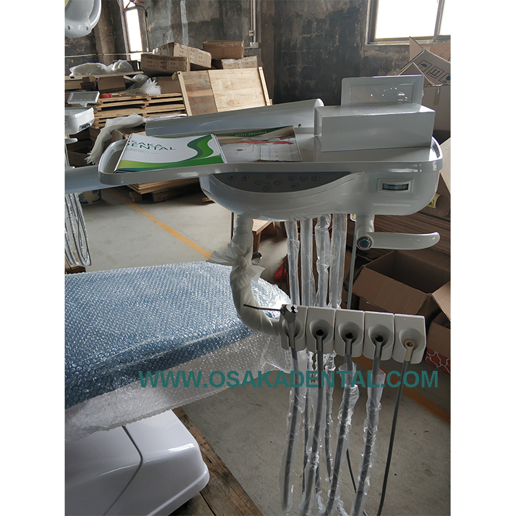Dental chair with 8 light bulb LED lamp